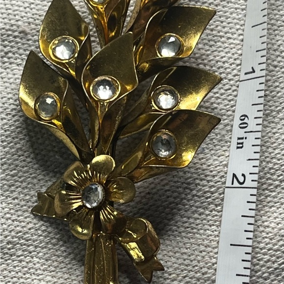 Vintage Gold Tone Floral Leaf Spray Brooch with Clear Rhinestones 🌿✨ (As Is) - Picture 4 of 4